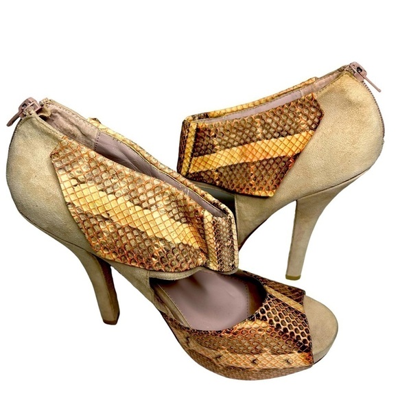 Kelsey Dagger Suede Heels Sz 9.5 - Picture 1 of 14